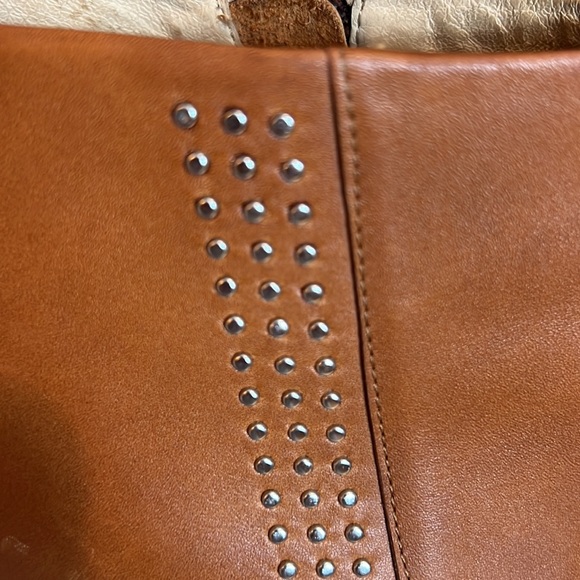 • VIONIC • Leather Boots • Size 8.5 • Gently Worn! - Picture 2 of 15